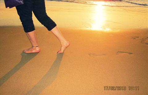 Leave Behind UR Footprints In the Sand Of Time
