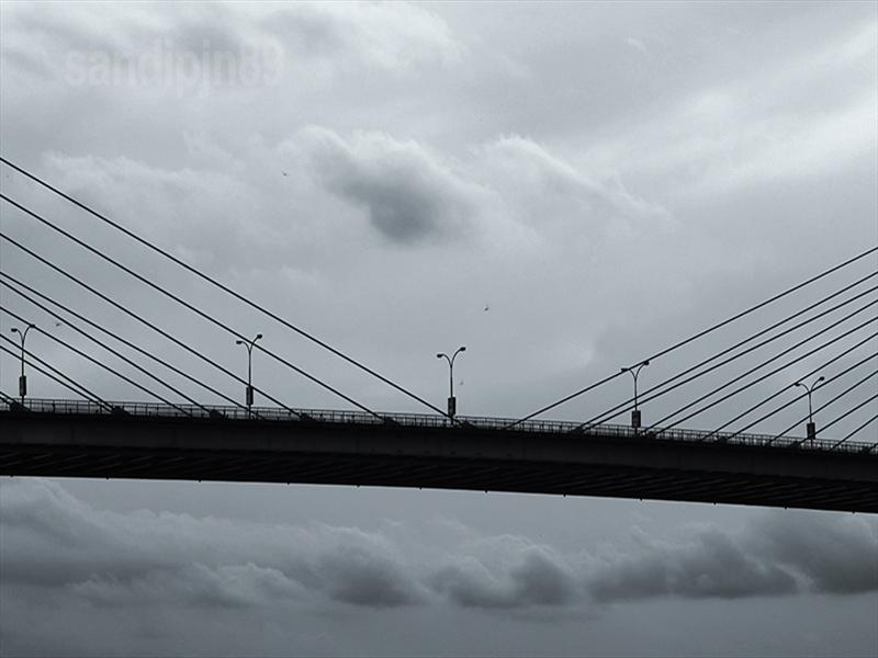 THE MIDDLE OF 2ND HOOGHLY SETU