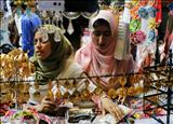 Kashmiri women busy shopping ahead of Eid ul-Fitr