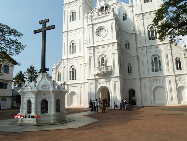Basilica of Our Lady of Vallarpadam (St. Mary's Church)