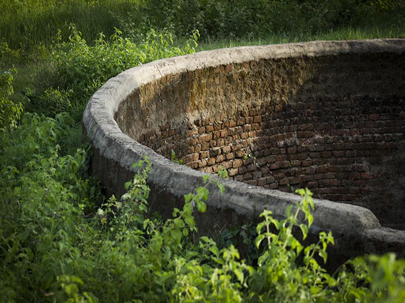 Do you think the water is inside the well, never its outside into the Greens.