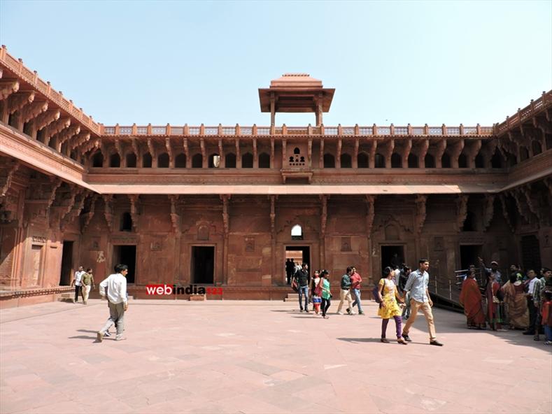 Jodha Bai Palace in Agra Fort