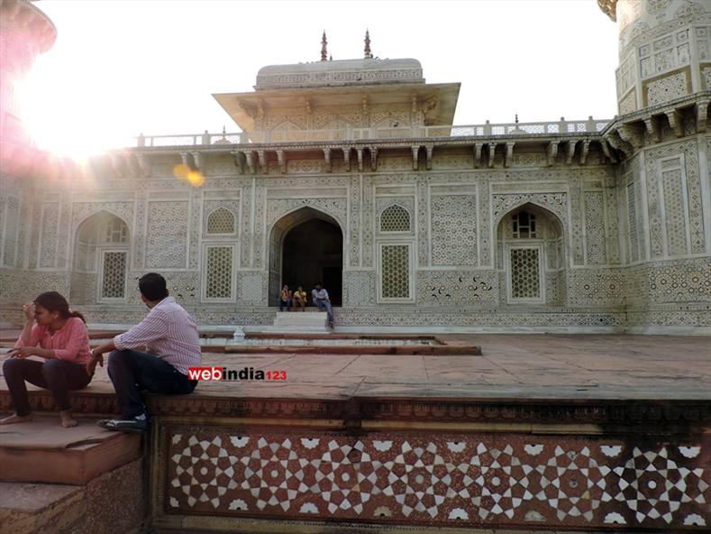Tomb of Itimad-ud-Daulah, Agra