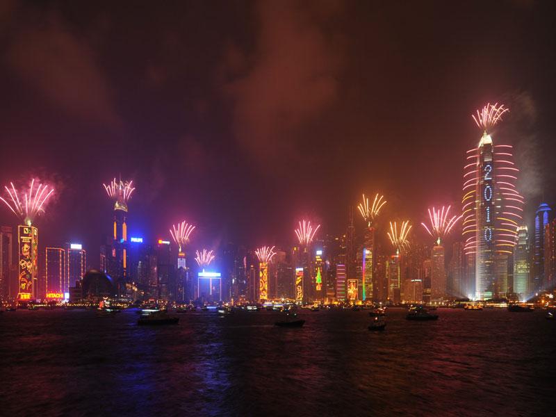 Dazzling fireworks over Victoria Harbour Ring