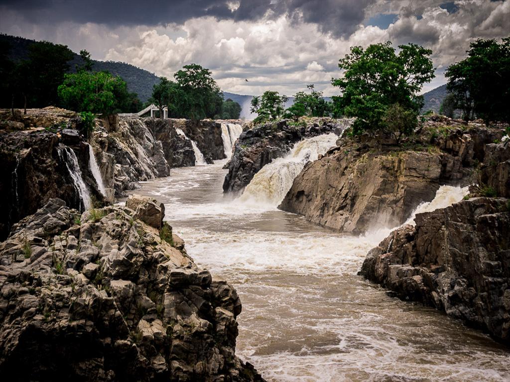 Hogenekkal water falls, Hogenekkal Waterfalls - South india waterfalls