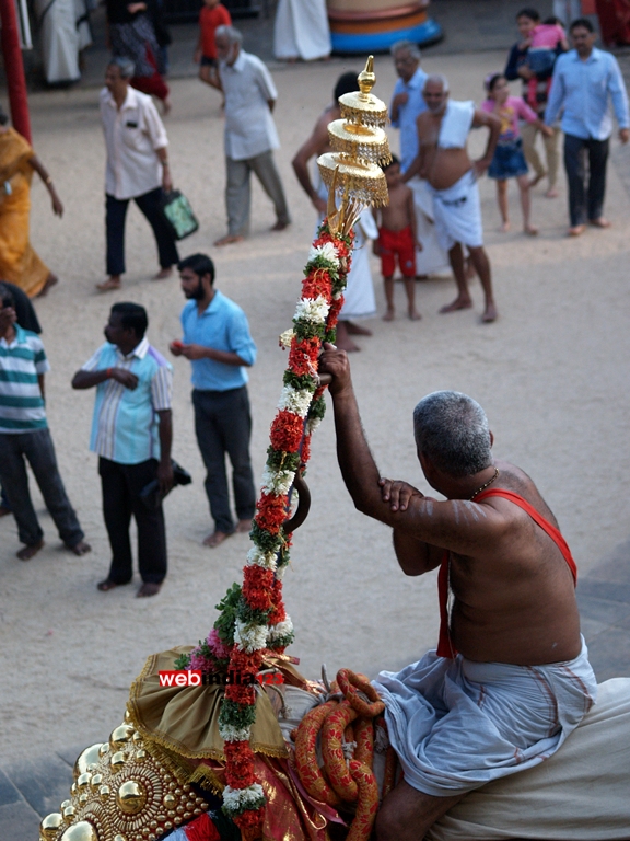 Sheeveli Ezhunnallippu at Ernakulam Shiva Temple