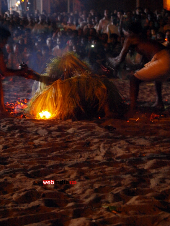 Thee Chamundi Theyyam