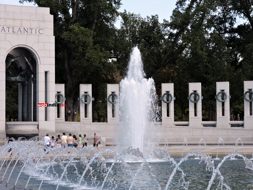 Fountain at World War II Monument