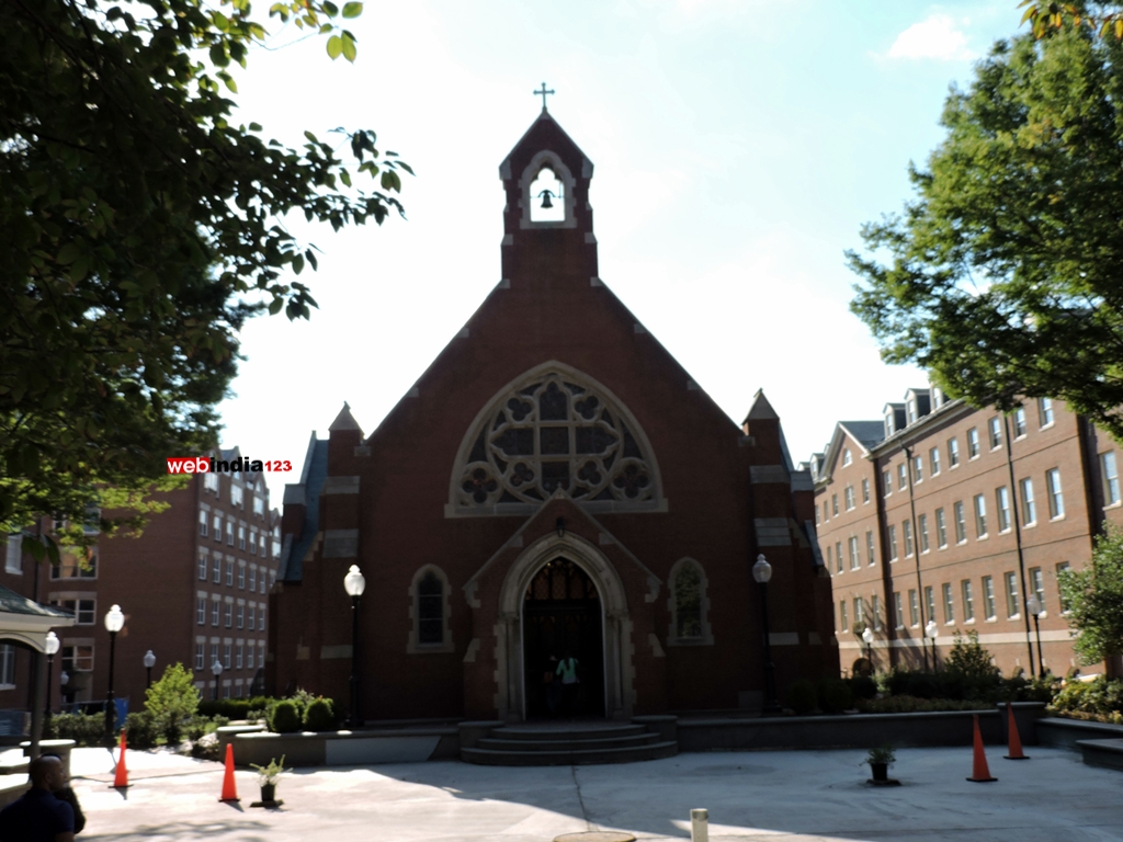 Georgetown University: Dahlgren Chapel