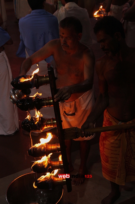 Lamps are lighted at Guruvayur Utsavam 2016
