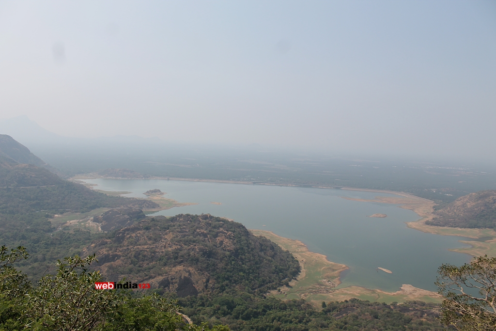 Aliyar Dam from Loam's View Point