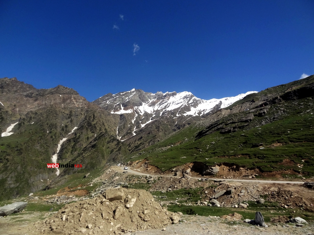 Enroute to Rohtang Pass