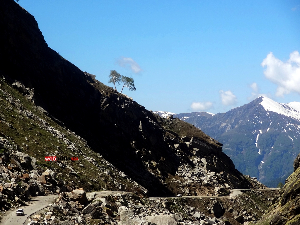Enroute to Rohtang Pass, Manali, Himachal Pradesh