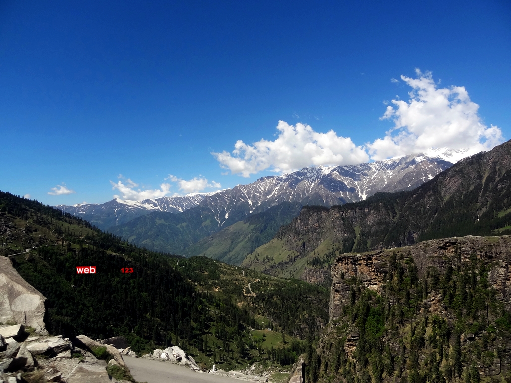 Views of Himalayas Enroute to Rohtang Pass.