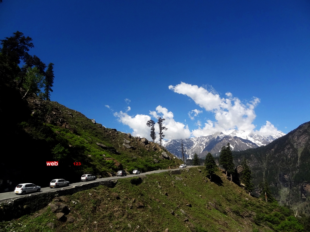 Traffic near the Rohtang pass