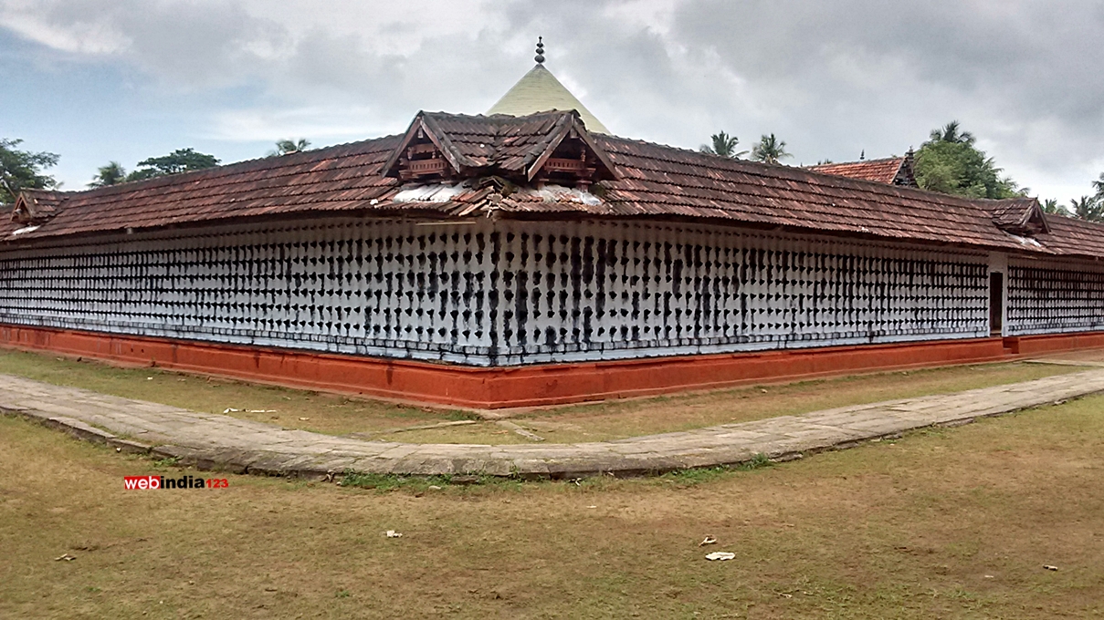 Thiruvalathur Randu Moorthy Temple, Palakkad