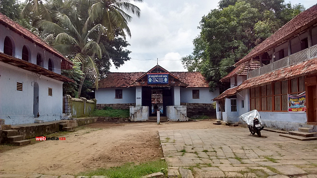Thiruvalathur Randu Moorthy Temple, Palakkad