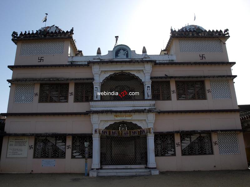 The Dharmanath Jain temple