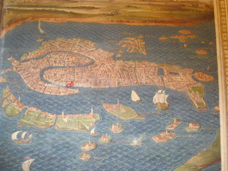 Map of Venice - St Peter`s Basilica, Vatican