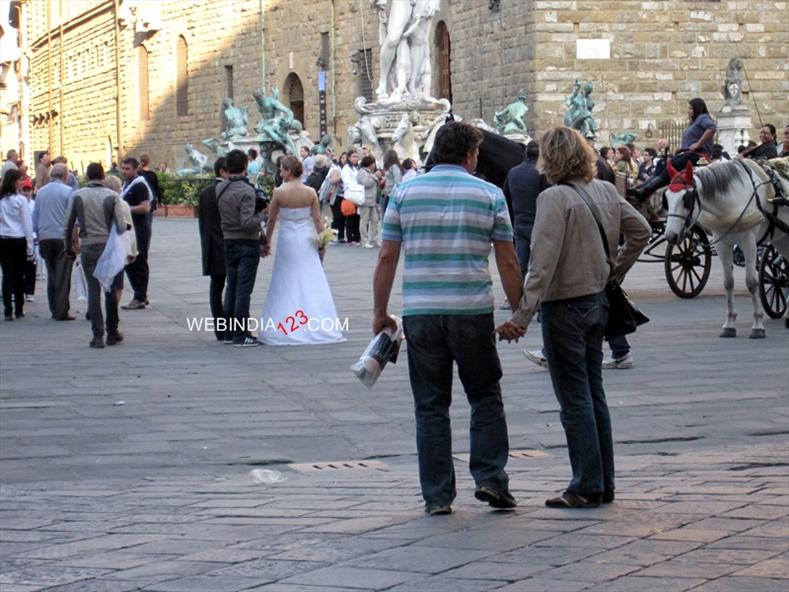 Newly Weds at Florence square, Florence, Italy.