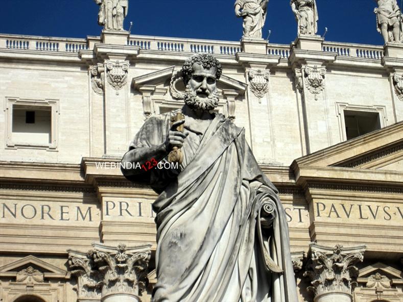 St Peter`s Statue infront of St. Peter`s Basilica